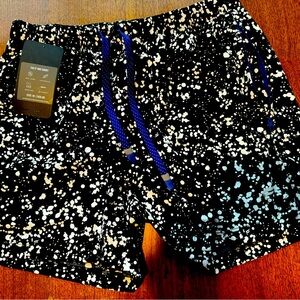 🔥NWT FABLETICS 5” ONE SHORTS / M